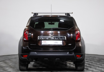 Подержанный автомобиль Renault Duster 2016 года (6 фото)