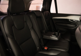 Подержанный автомобиль Volvo XC90 2016 года (13 фото)