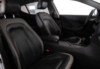 Подержанный автомобиль Kia Optima Sedan 2012 года (12 фото)