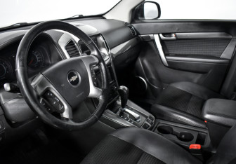 Подержанный автомобиль Chevrolet Captiva 2012 года (9 фото)