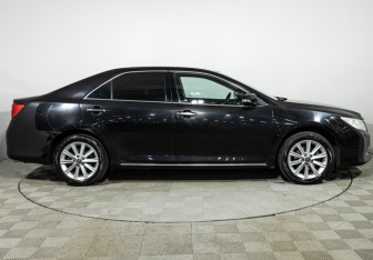 Подержанный автомобиль Toyota Camry Sedan 2014 года (4 фото)