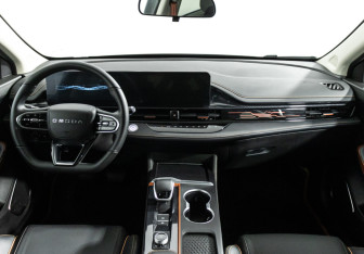 Подержанный автомобиль Omoda S5 GT 2024 года (13 фото)