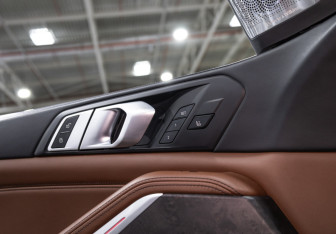 Подержанный автомобиль BMW X5 2019 года (25 фото)