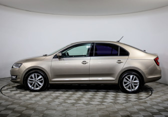 Подержанный автомобиль Skoda Rapid Liftback 2018 года (8 фото)