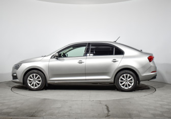 Подержанный автомобиль Skoda Rapid Liftback 2020 года (8 фото)