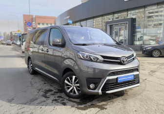 Подержанный автомобиль Toyota ProAce 2018 года (3 фото)