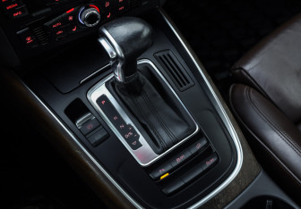 Подержанный автомобиль Audi Q5 2013 года (18 фото)