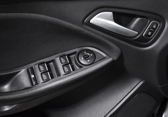 Подержанный автомобиль Ford Focus Wagon 2016 года (10 фото)