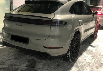 Новый Porsche Cayenne 2025 (3 фото)