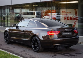 Подержанный автомобиль Audi A5 Coupe 2013 года (7 фото)