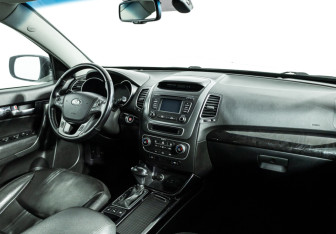 Подержанный автомобиль Kia Sorento 2018 года (9 фото)