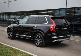 Подержанный автомобиль Volvo XC90 2019 года (6 фото)