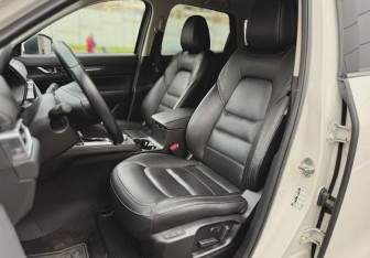 Подержанный автомобиль Mazda CX-5 2020 года (10 фото)