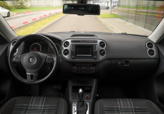 Подержанный автомобиль Volkswagen Tiguan 2016 года (11 фото)
