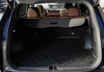 Подержанный автомобиль Geely Monjaro 2022 года (33 фото)