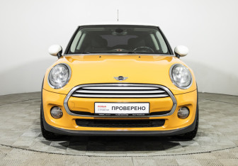 Подержанный автомобиль MINI Hatch 2014 года (2 фото)