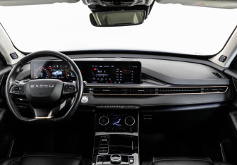 Подержанный автомобиль Exeed LX 2022 года (10 фото)