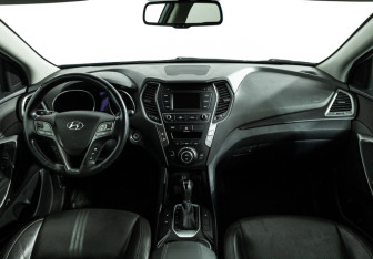Подержанный автомобиль Hyundai Santa Fe 2017 года (13 фото)