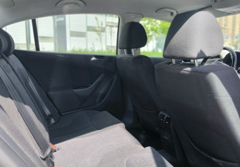 Подержанный автомобиль Volkswagen Passat Sedan 2010 года (20 фото)