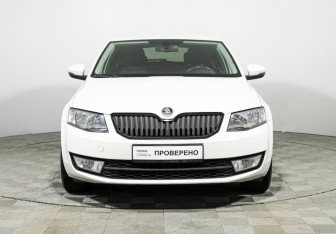 Подержанный автомобиль Skoda Octavia Liftback 2014 года (2 фото)