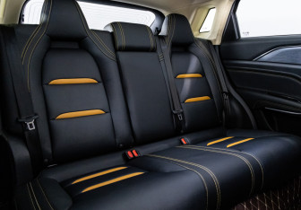 Подержанный автомобиль FAW Bestune T77 2023 года (31 фото)