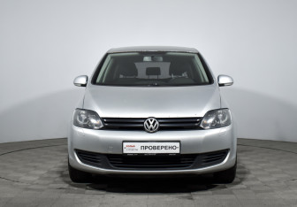 Подержанный автомобиль Volkswagen Golf Plus 2012 года (2 фото)