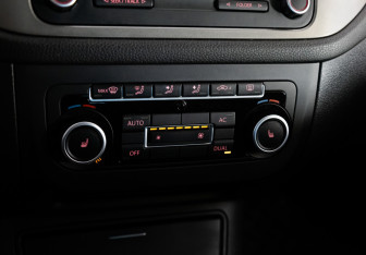 Подержанный автомобиль Volkswagen Tiguan 2011 года (12 фото)