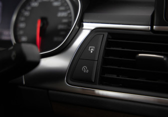 Подержанный автомобиль Audi A7 2012 года (21 фото)
