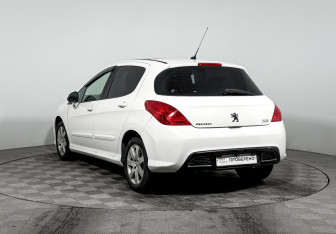 Подержанный автомобиль Peugeot 308 Hatchback 2010 года (7 фото)