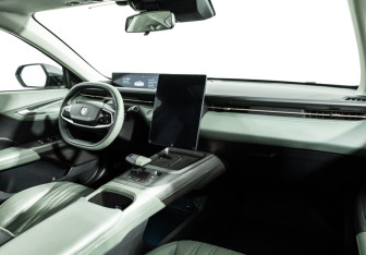 Подержанный автомобиль Changan Lamore 2023 года (9 фото)