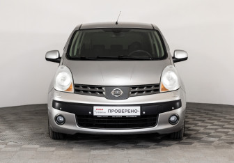 Подержанный автомобиль Nissan Note 2006 года (2 фото)