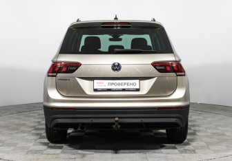 Подержанный автомобиль Volkswagen Tiguan 2019 года (6 фото)