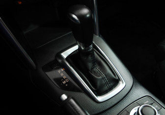 Подержанный автомобиль Mazda CX-5 2014 года (15 фото)