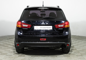 Подержанный автомобиль Mitsubishi ASX 2013 года (6 фото)