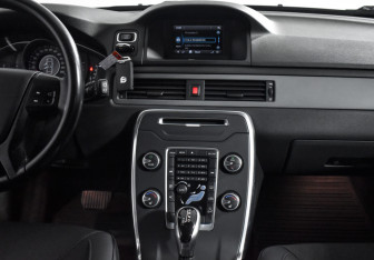 Подержанный автомобиль Volvo XC70 2014 года (16 фото)