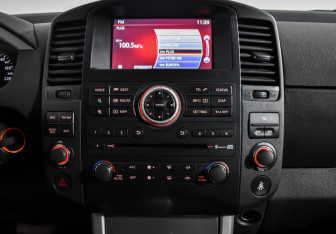 Подержанный автомобиль Nissan Pathfinder 2013 года (16 фото)