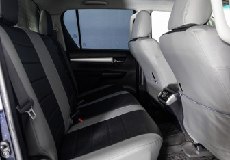 Подержанный автомобиль Toyota Hilux 2022 года (22 фото)