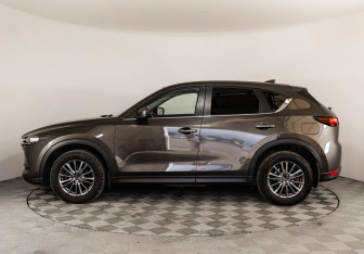 Подержанный автомобиль Mazda CX-5 2018 года (8 фото)