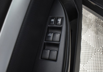 Подержанный автомобиль Subaru Outback Wagon 2011 года (19 фото)