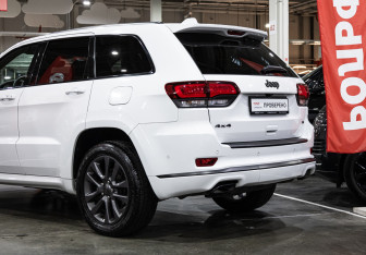 Подержанный автомобиль Jeep Grand Cherokee 2019 года (11 фото)