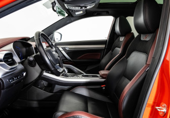 Подержанный автомобиль Geely Coolray 2021 года (23 фото)