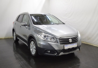 Подержанный автомобиль Suzuki SX4 Hatchback 2014 года (3 фото)