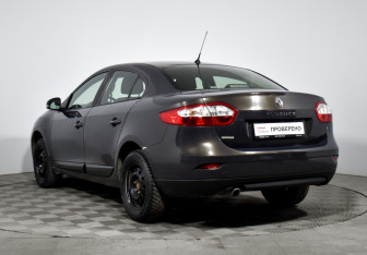 Подержанный автомобиль Renault Fluence 2013 года (7 фото)