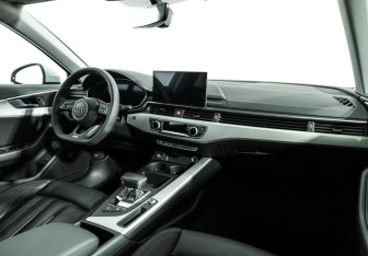 Подержанный автомобиль Audi A4 Sedan 2020 года (9 фото)
