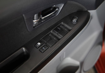 Подержанный автомобиль Suzuki SX4 Hatchback 2011 года (19 фото)