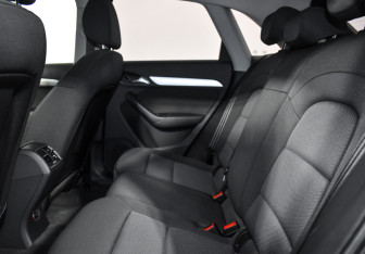 Подержанный автомобиль Audi Q3 2015 года (12 фото)