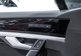 Подержанный автомобиль Volkswagen Touareg 2019 года (26 фото)