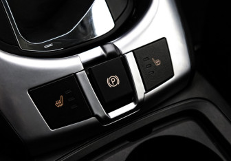 Подержанный автомобиль Opel Antara 2014 года (16 фото)