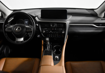 Подержанный автомобиль Lexus RX 2019 года (16 фото)