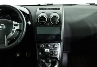 Подержанный автомобиль Nissan Qashqai 2010 года (14 фото)